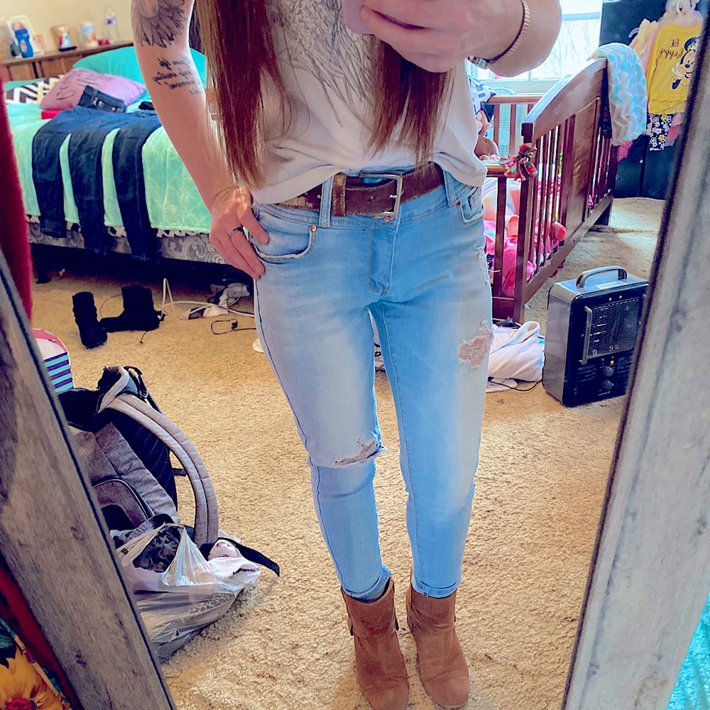 Distressed Skinny Jeans - Picture 2 of 5